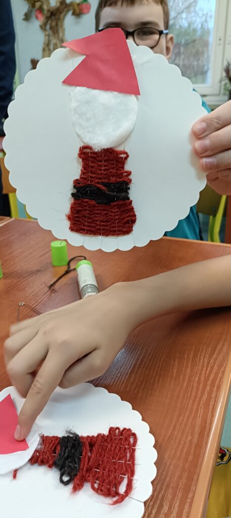 Spotkanie dla dzieci i młodzieży "Od włókna do tkaniny" z czego składają się ubrania? Fot. Aleksandra Staszak 