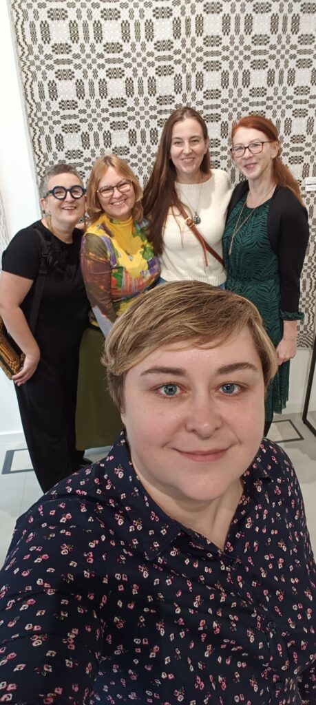 Podsumowanie Ogólnopolskiego konkursu na tkaninę przetykaną. Fot. Aleksandra Staszak