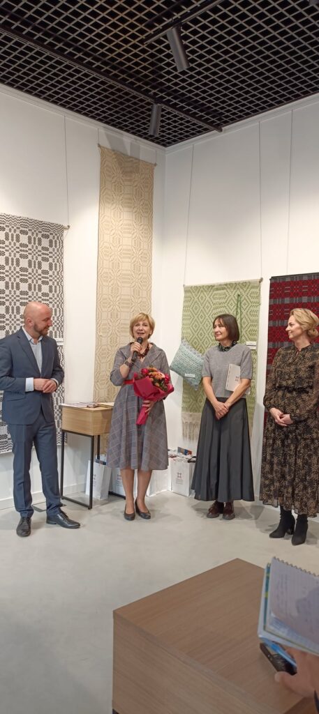 Podsumowanie Ogólnopolskiego konkursu na tkaninę przetykaną. Fot. Aleksandra Staszak