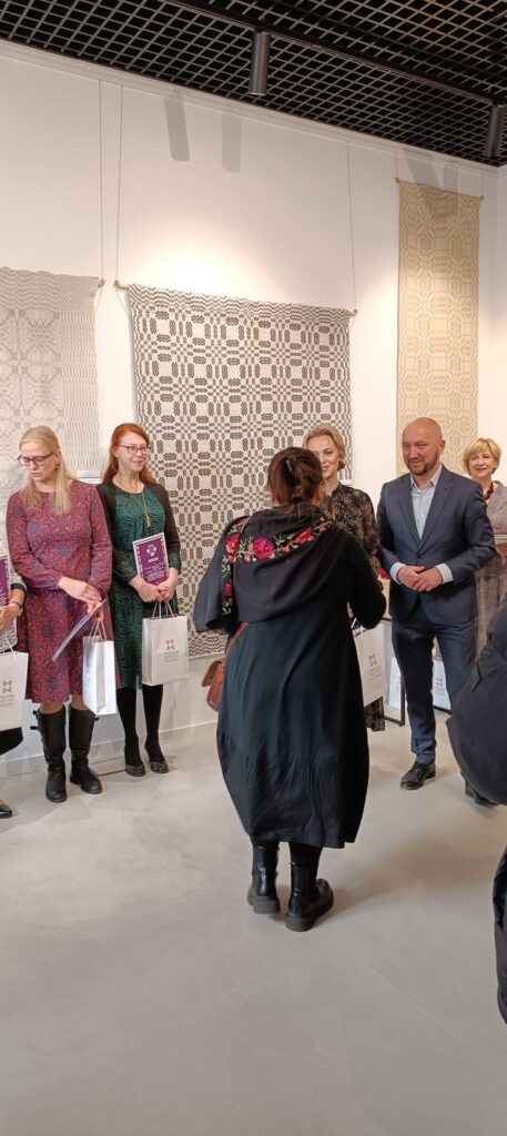 Podsumowanie Ogólnopolskiego konkursu na tkaninę przetykaną. Fot. Aleksandra Staszak