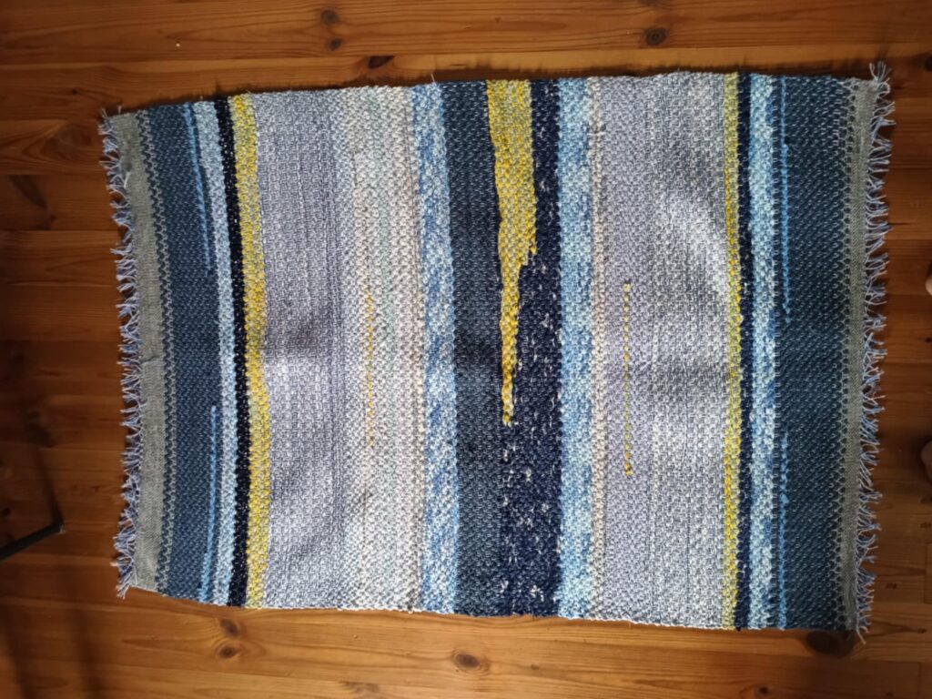 Laguna Chodnik tzw. szmaciak autorstwa Urszuli Mendryk